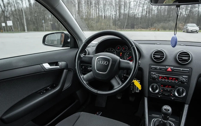 Audi A3 cena 22900 przebieg: 237000, rok produkcji 2006 z Bełchatów małe 211